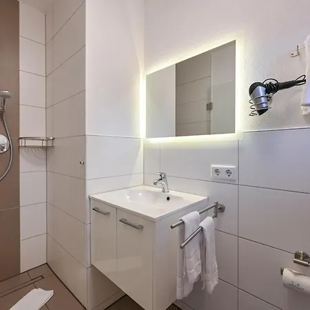 Freiheit Gasthuis 3*